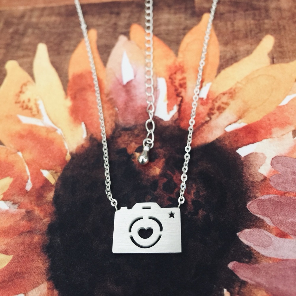 Silver Camera Pendant Necklace